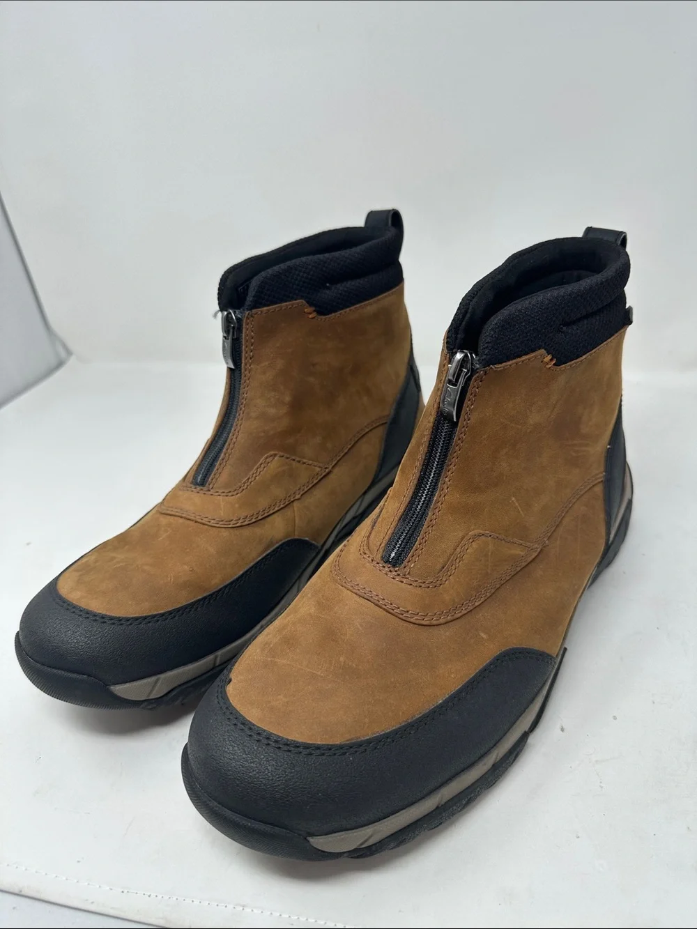 Clark’s Boots Size 11